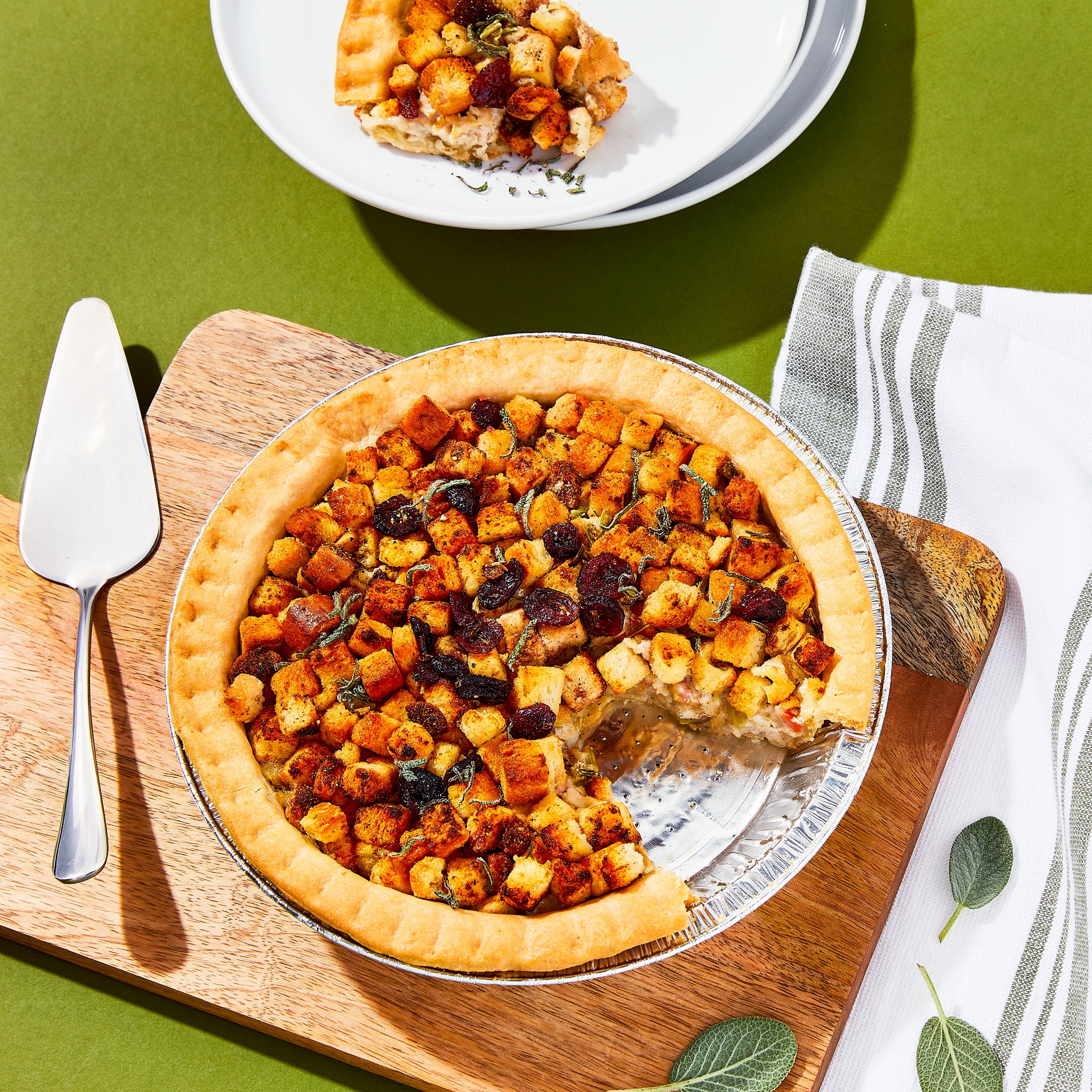 bettergoods Turkey and Stuffing Pot Pie, 28 oz (Frozen)