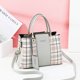 thumbnail image 1 of Bolso de mujer estilo cuadros con costuras de moda, bolso de mano de gran capacidad, bolso bandolera de hombro que combina con todo, 1 of 5