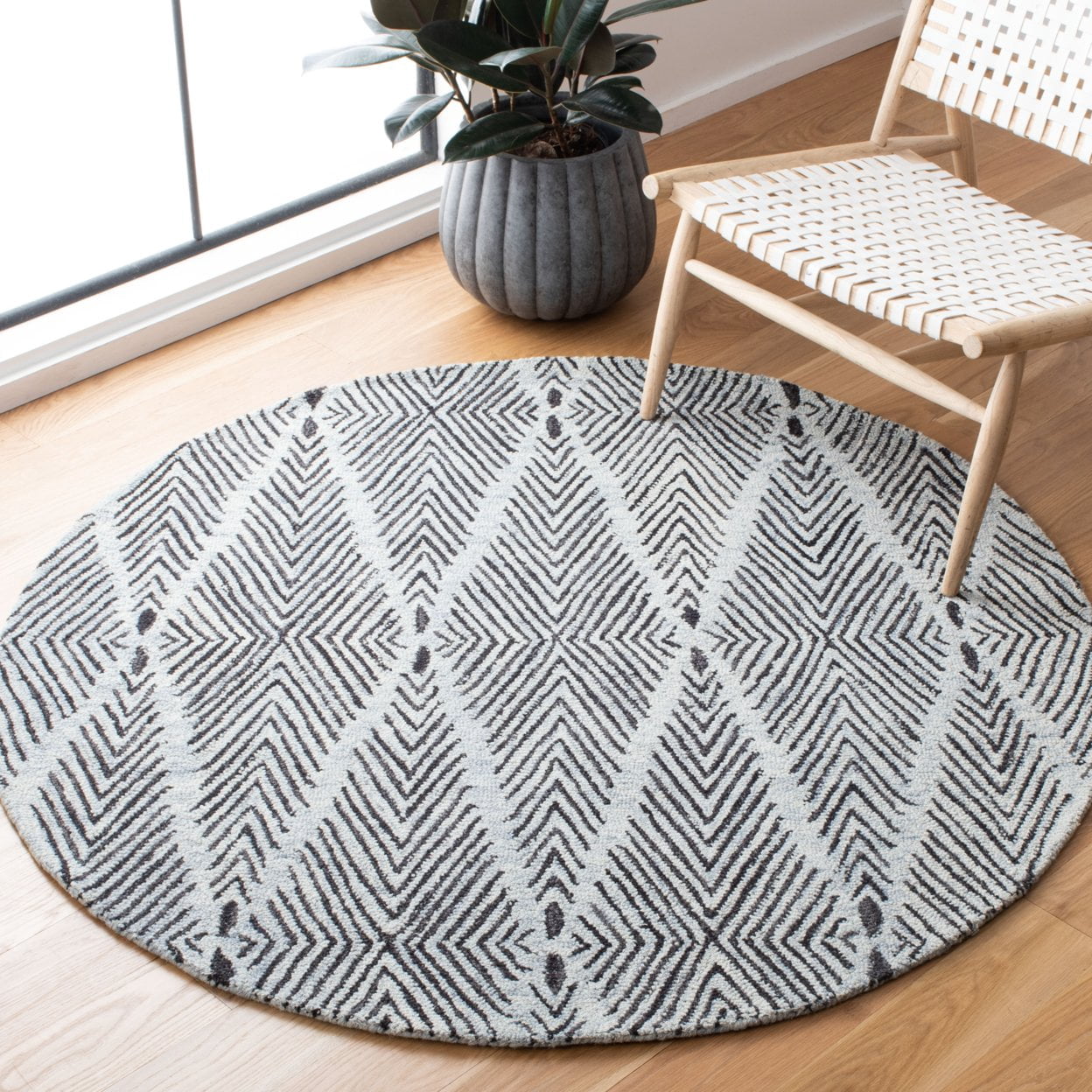SAFAVIEH Micro-Loop Angelica Diamond Area Rug, Light Blue/Charcoal, 8' x 10'
