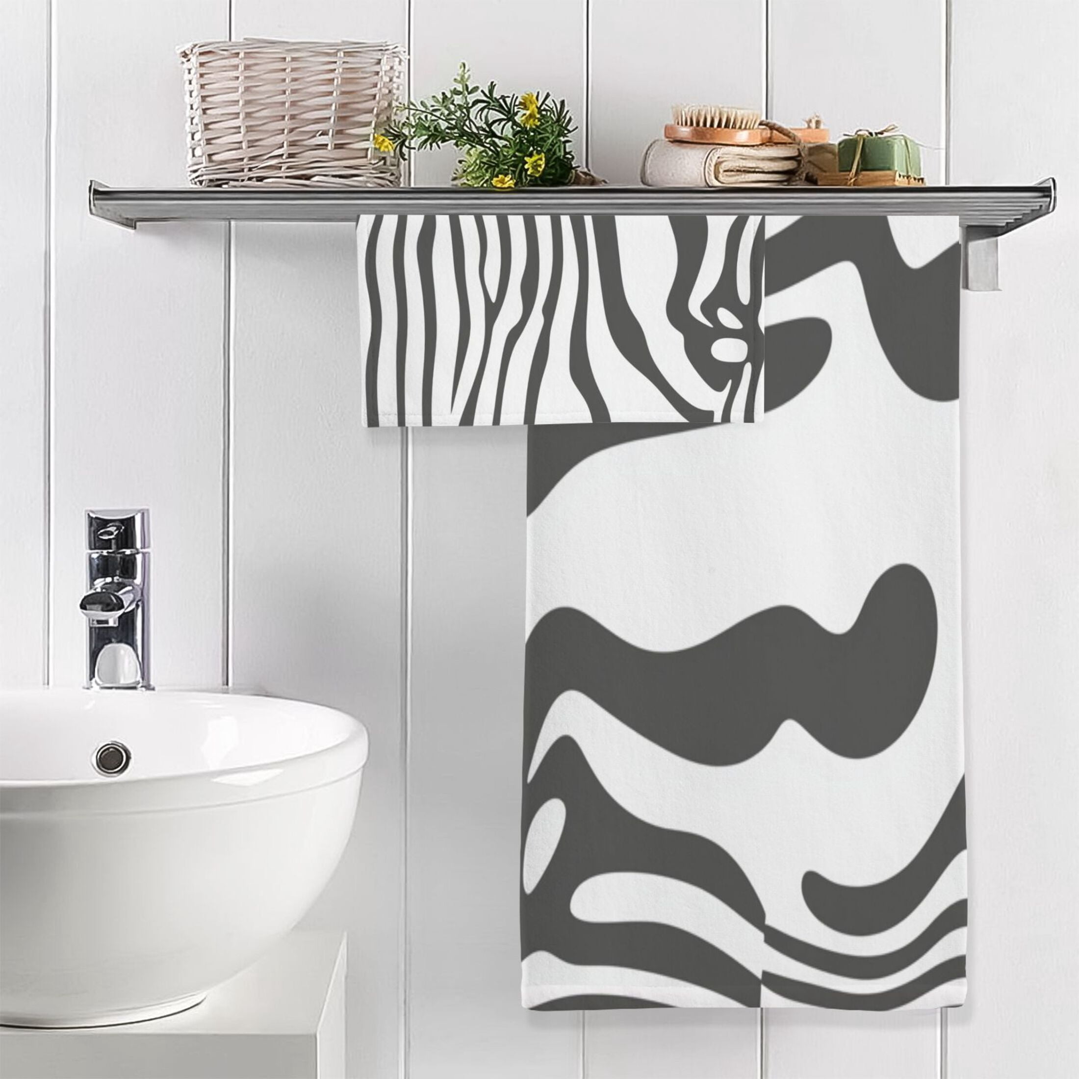 Art Black and White Pattern 2 Piece Cotton Bath and Face Towel Set Soft and Absorbent, for Beach Pool Bathroom
