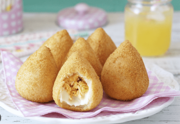 Mr Eats Chicken Coxinha with Catupiry 10.6 oz | Pack of 2 | Coxinha Brasileira de Frango com Catupiry