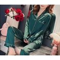thumbnail image 1 of Conjunto de pijamas personalizados para dama de honor, ropa de dormir de seda satinada, con iniciales de nombre, manga corta, para despedida de soltera, 1 of 4