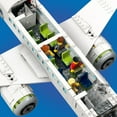 thumbnail image 3 of LEGO City Big Vehicles L’avion de ligne 60367 Ensemble de construction (913 pièces), 3 of 6