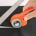thumbnail image 3 of Coofit Coupe-Rotatif 45 mm Portable, Coupe-Rouleau Sécuritaire, Outil de Coupe de Tissu pour la Couture, 3 of 10