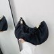thumbnail image 4 of Cartera de cuero plisado para mujer, Color sólido, Hobos, para axilas (negro) Likrtyny Para estrenar, 4 of 8