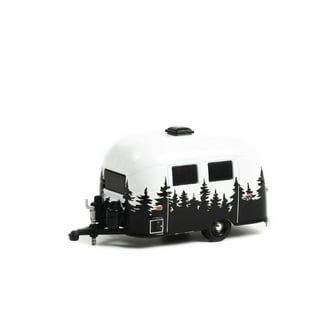 グリーンライト　エアストリーム　ウッディスタイル　1/64 Amazon.com: 1971 Airstream Double-Axle Land Yacht Safari Custom