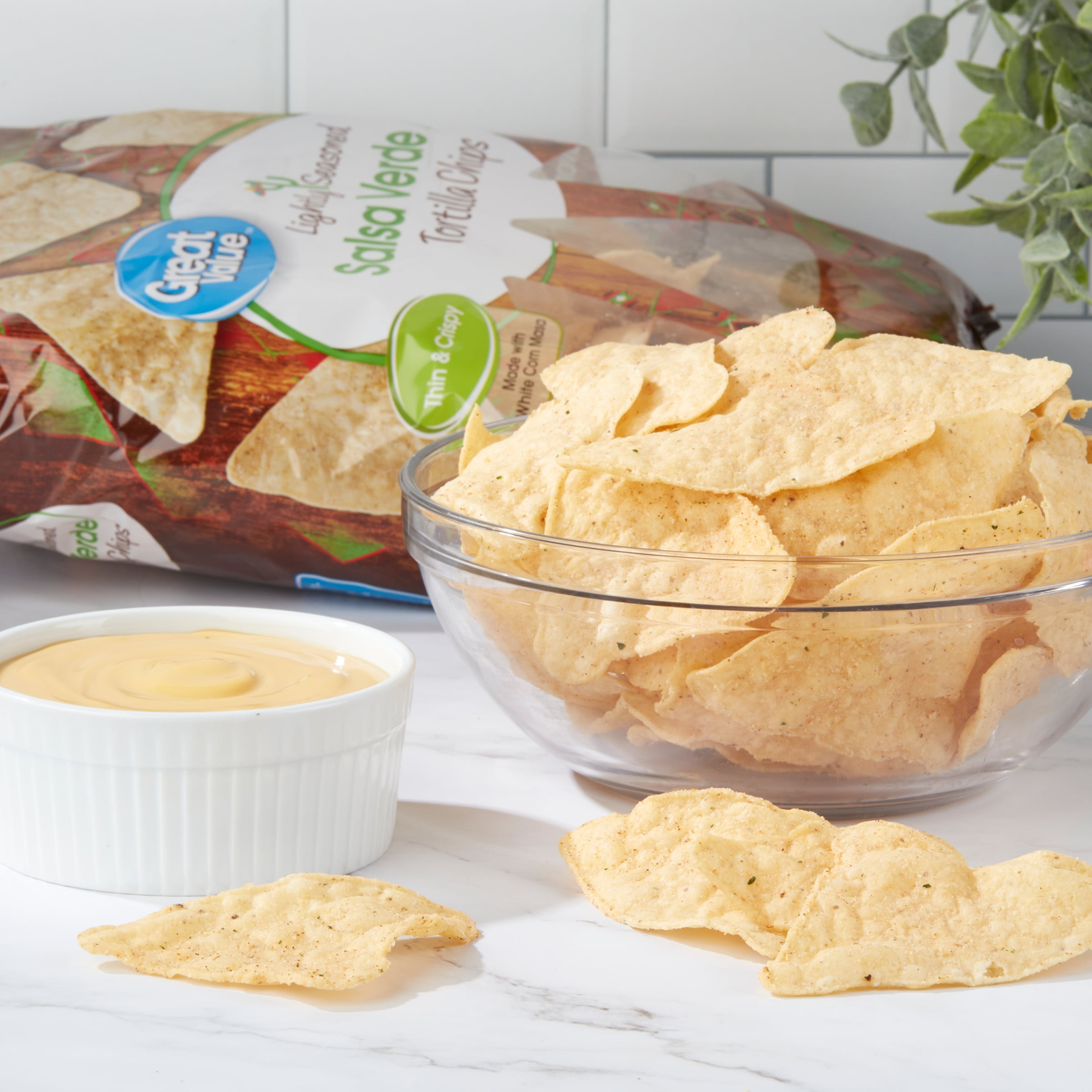 Great Value Salsa Verde Seasoned Tortilla Chips, 13 oz Bag