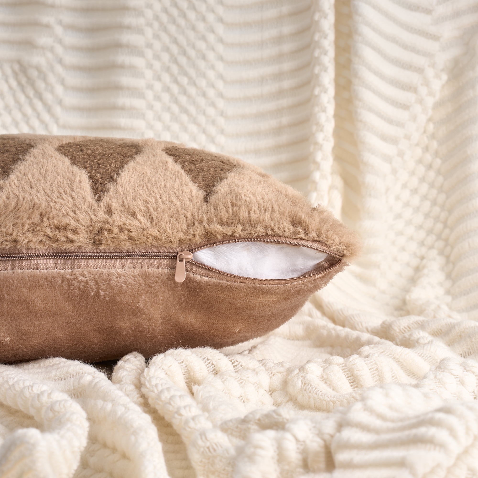 Unique Bargains Pack of 2 Plush Throw Pillow Covers with Diamond Pattern Dark Brown