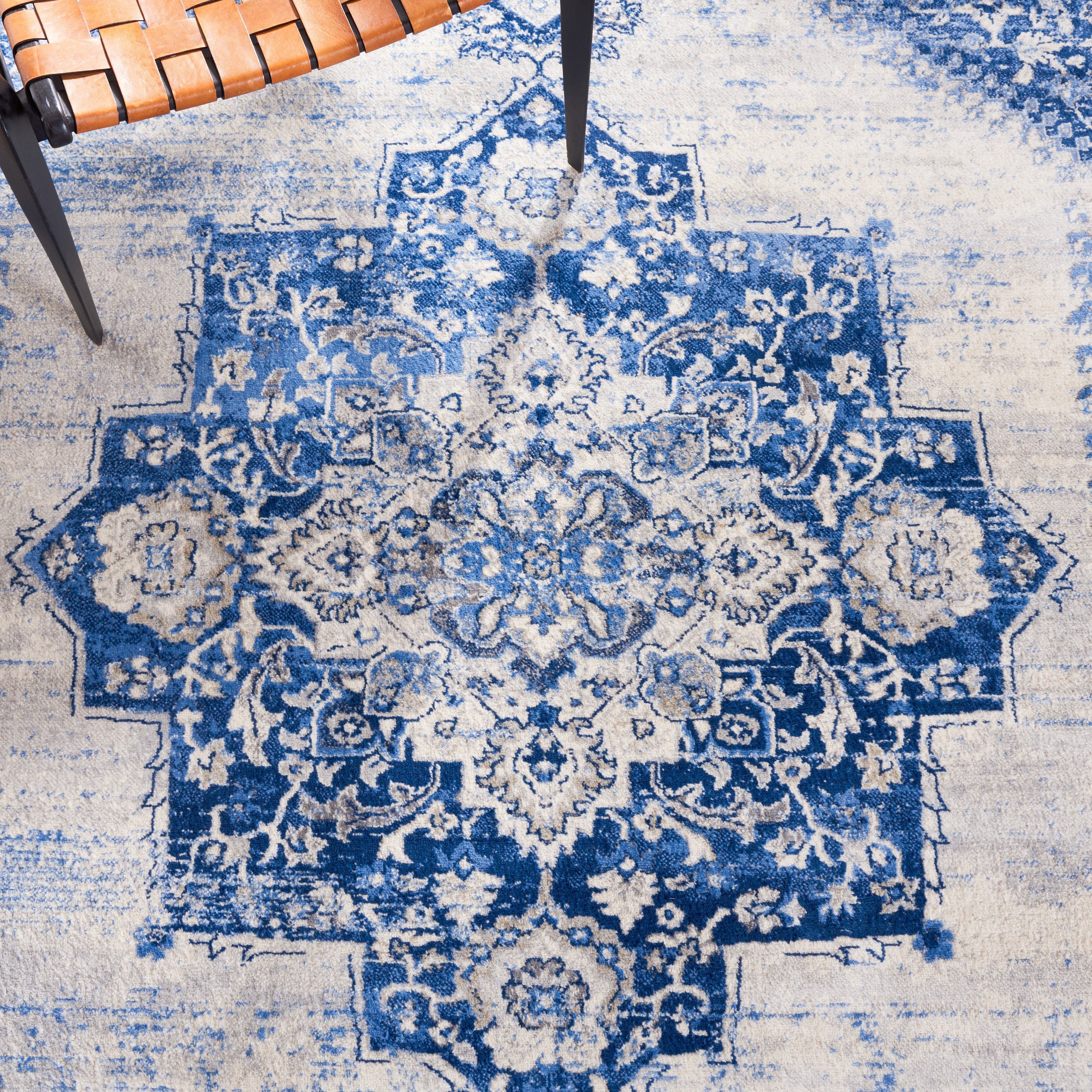 SAFAVIEH Brentwood Clotilda Oriental Area Rug, Blue/Ivory, 6'7" x 6'7" Square