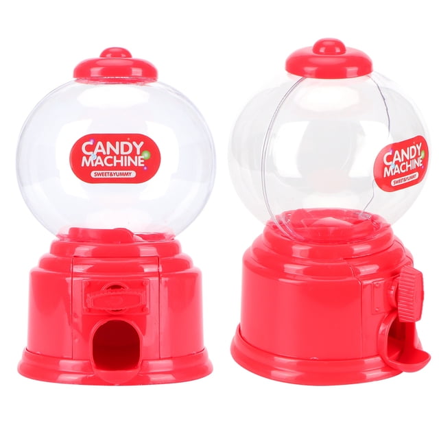 máquina de dulces, mini caja de depósito de dinero, juguetes para niños, caja de dulces, diseño aerodinámico Mini hucha roja estilo dispensador con globo transparente superior, vista frontal y 3/4; cuerpo de plástico con ranura posterior para monedas, interruptor inferior y perilla giratoria, salida frontal para snacks, puede contener alrededor de 240 dulces y mide aprox. 14 x 9 cm; apta como caja de ahorro o dispensador de dulces en fiestas.