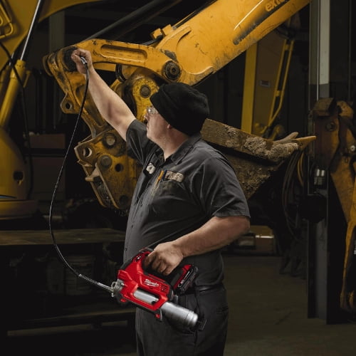 Milwaukee M18 2-Speed Cordless Grease Gun Kit (2646-22CT) – 10,000 PSI, 48 in Hose, Grease Counter, Batteries and Charger Included