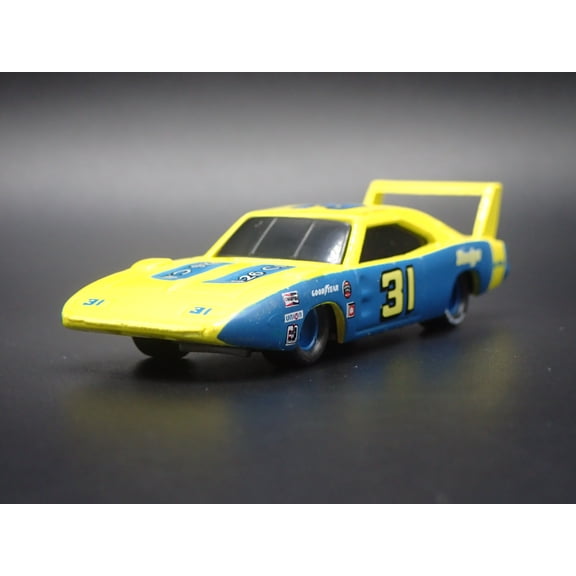 (Open Box) 1969 69 DODGE CHARGER DAYTONA 31 JIM VANDIVER NASCAR 1:64 SCALE DIECAST MODEL CAR
