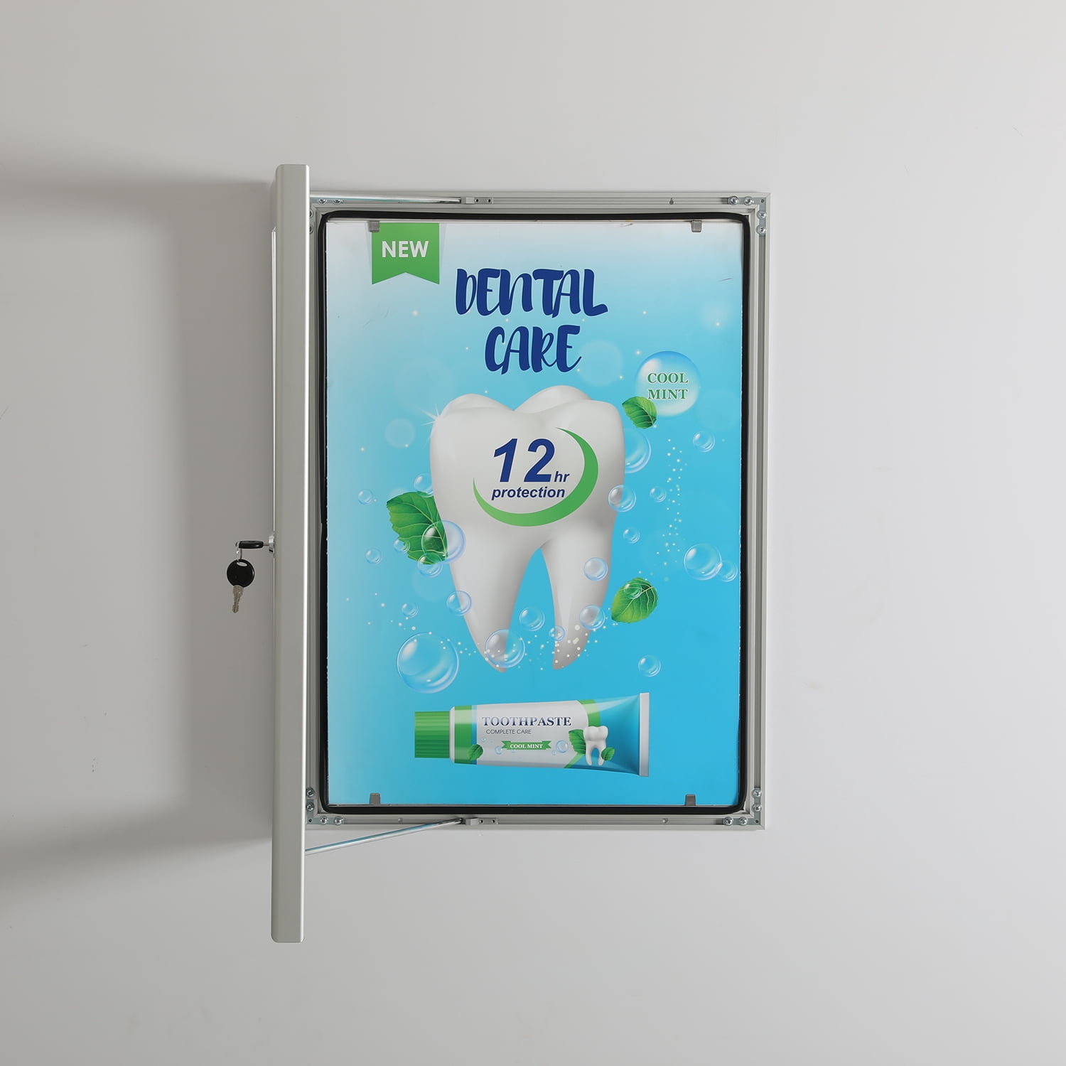 M&T Displays Enclosed Lockable Sealed Poster Showboard 36x48 Inches Silver Aluminum Noticeboard Bulletin Board For Office School Classroom Hospital Commercial Use