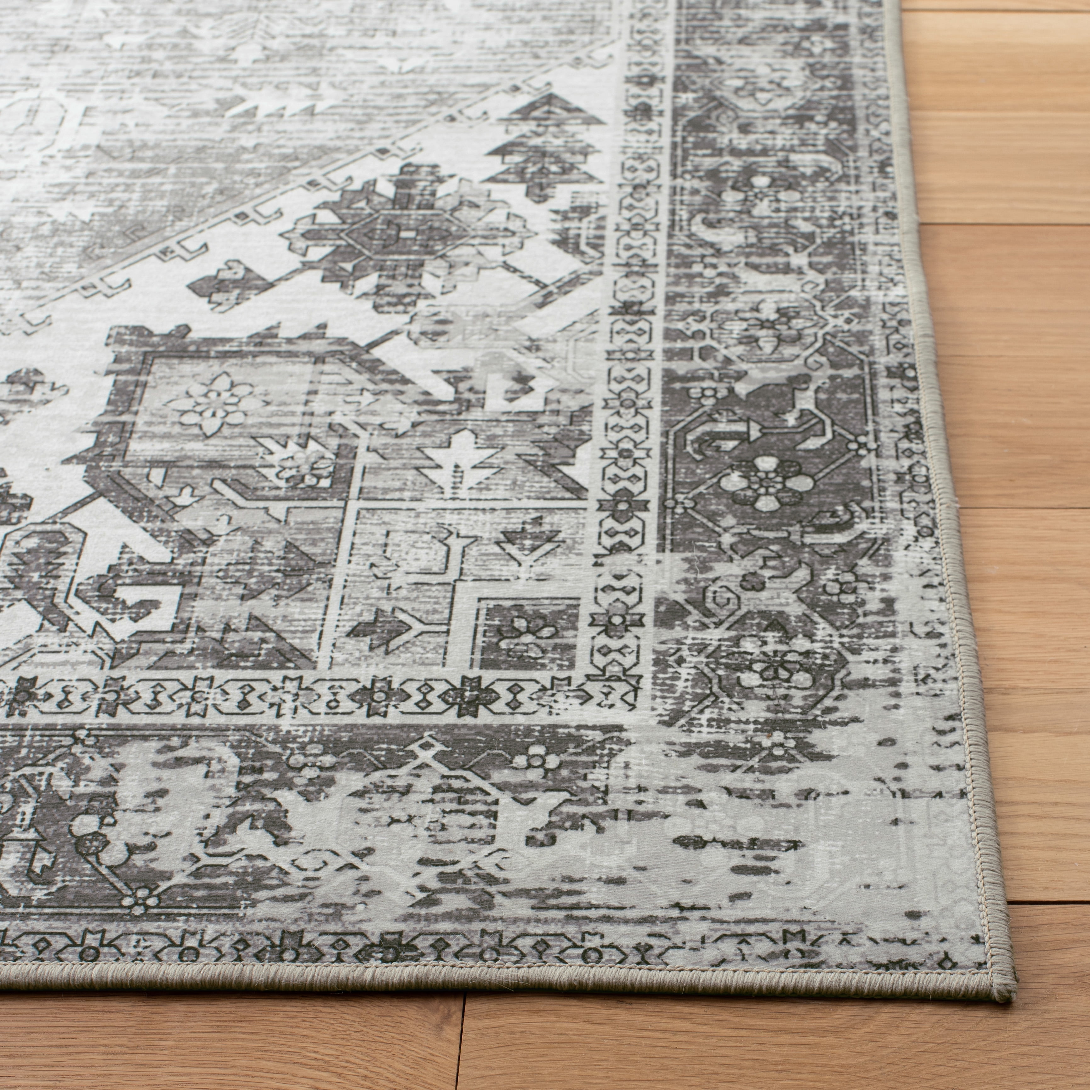 SAFAVIEH Tucson Jayla Oriental Machine Washable Area Rug, Dark Sage/Ivory, 4' x 4' Square