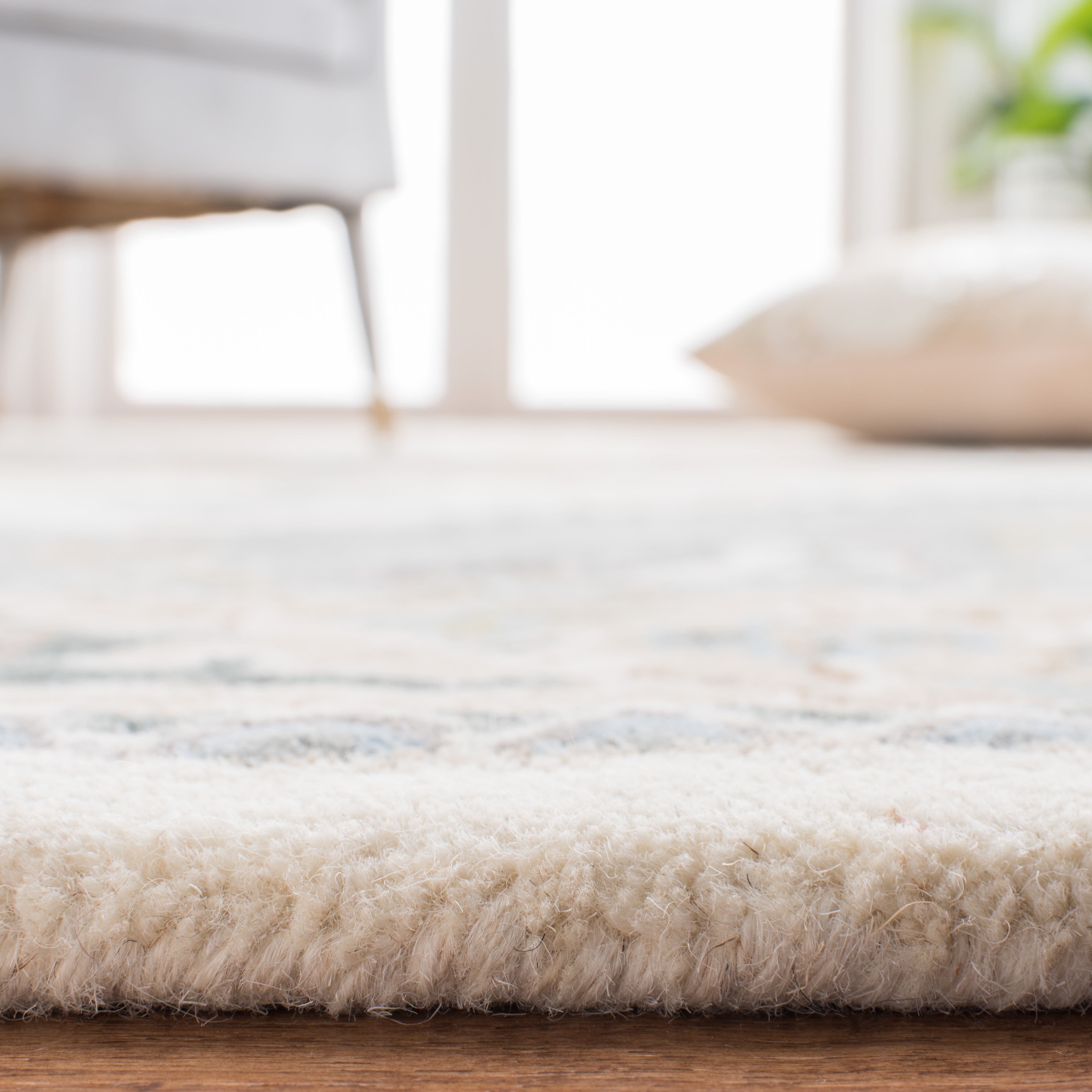 Safavieh Heritage York Oriental Wool Area Rug, Ivory/Light Blue, 8' x 10'