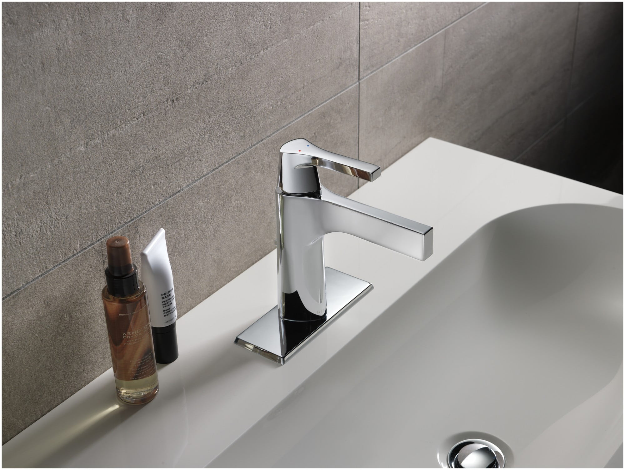 Delta Zura Single Handle Bathroom Faucet, Chrome / Matte Black