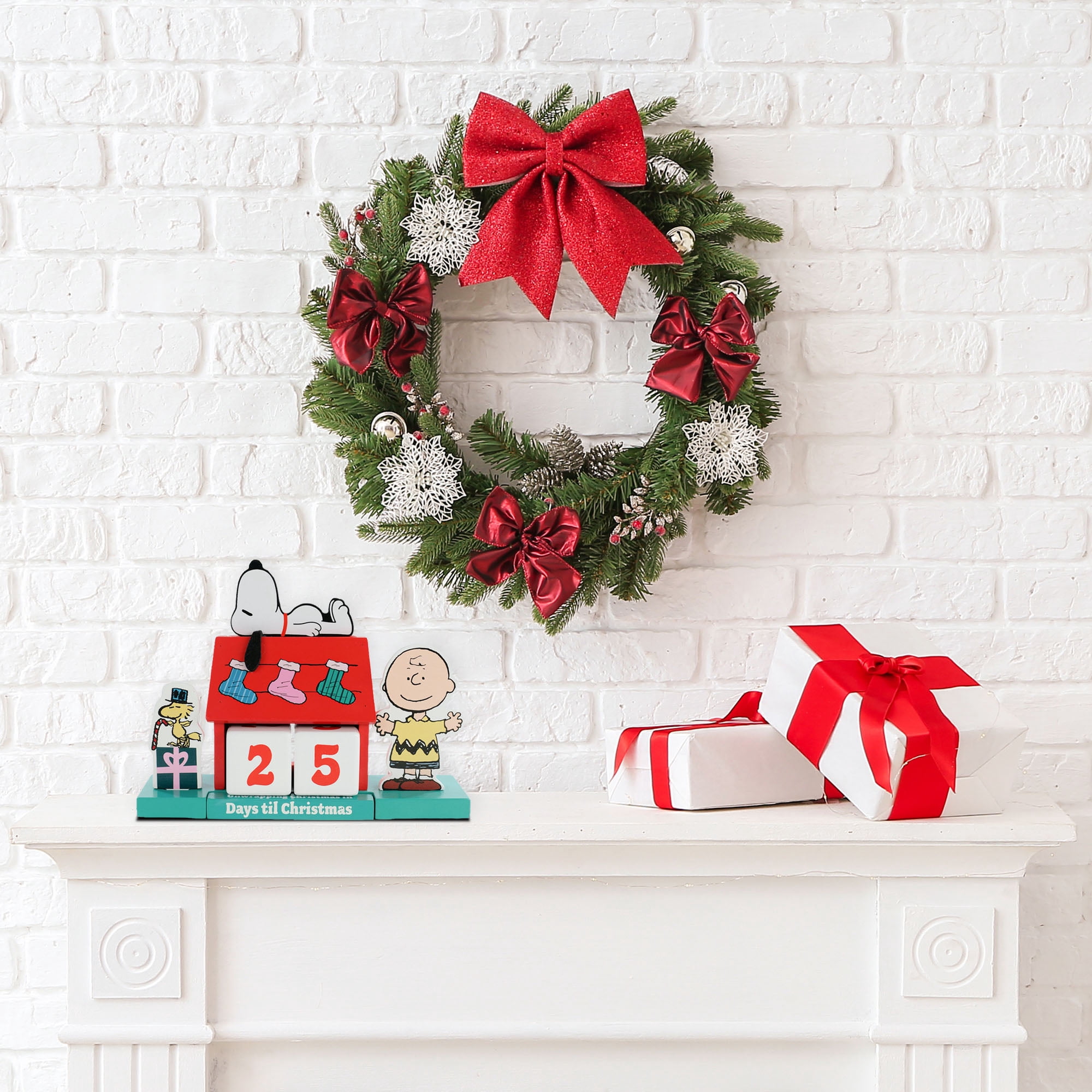 Peanuts Snoopy, Charlie Brown & Woodstock Christmas Countdown Calendar – Holiday Tabletop Accent