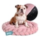thumbnail image 1 of Cama Redonda Antiestrés con Cojín Trenzado para Perro Mediano y Gato Esquimal (Rosa, 70x15 cm), 1 of 6