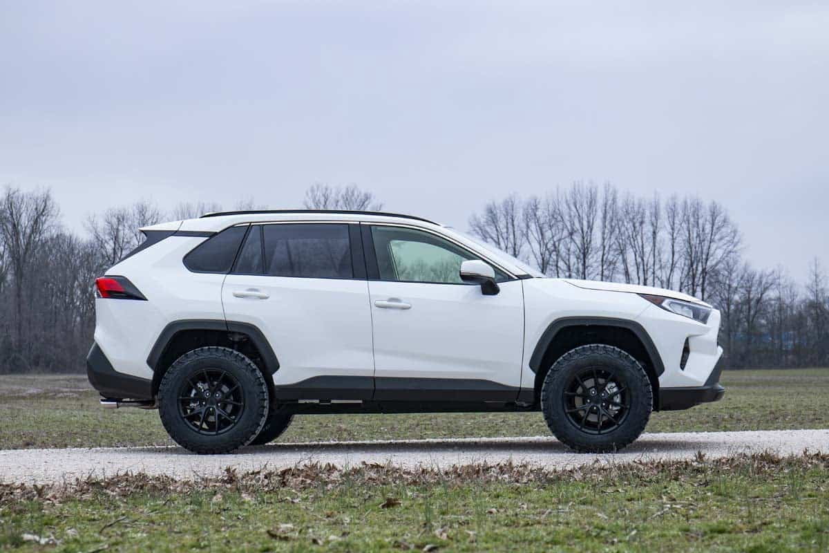 Rough Country 2.5" Lift Kit for 2019-2024 Toyota RAV4 2WD/4WD - 73131