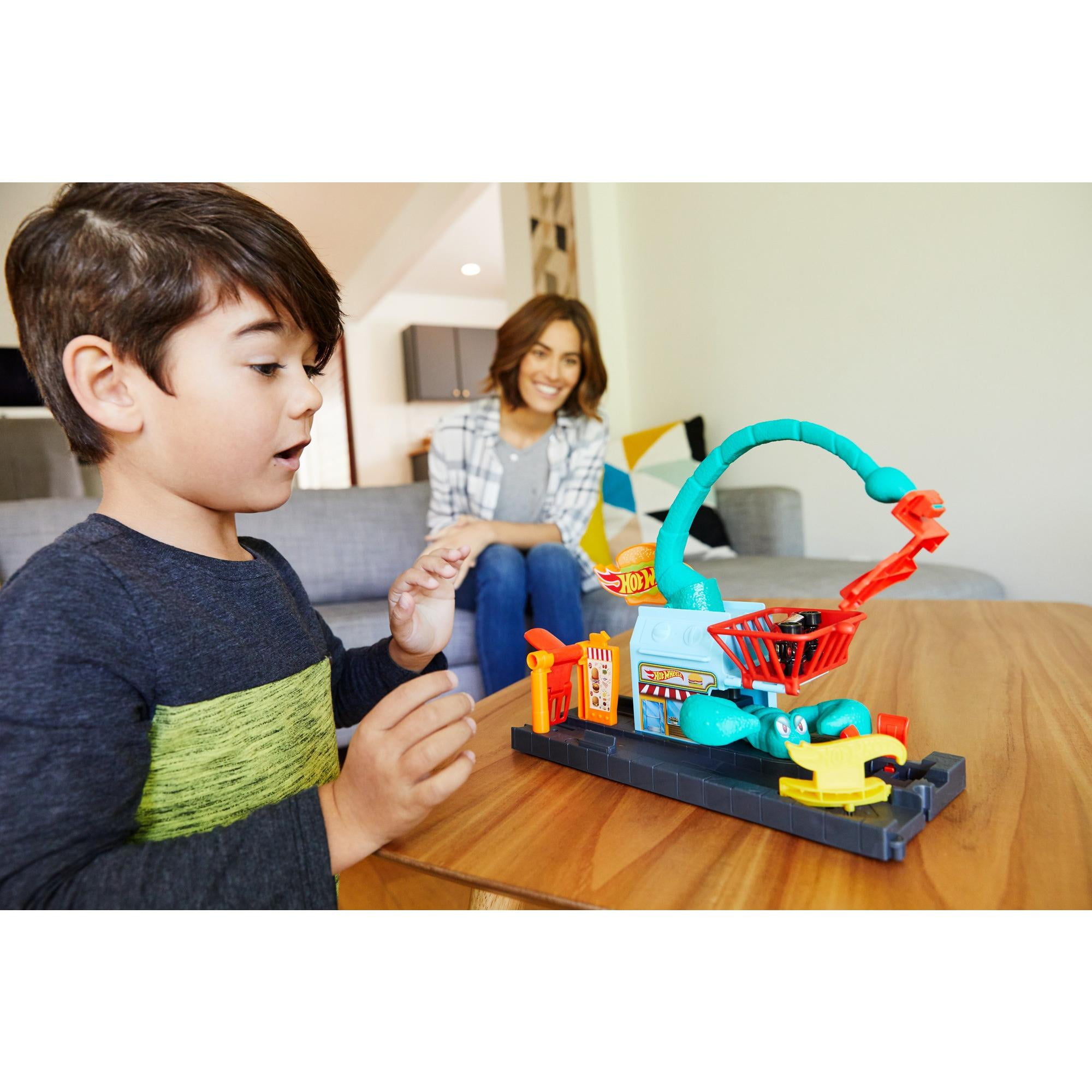 Hot wheels scorpion drive in on sale attack