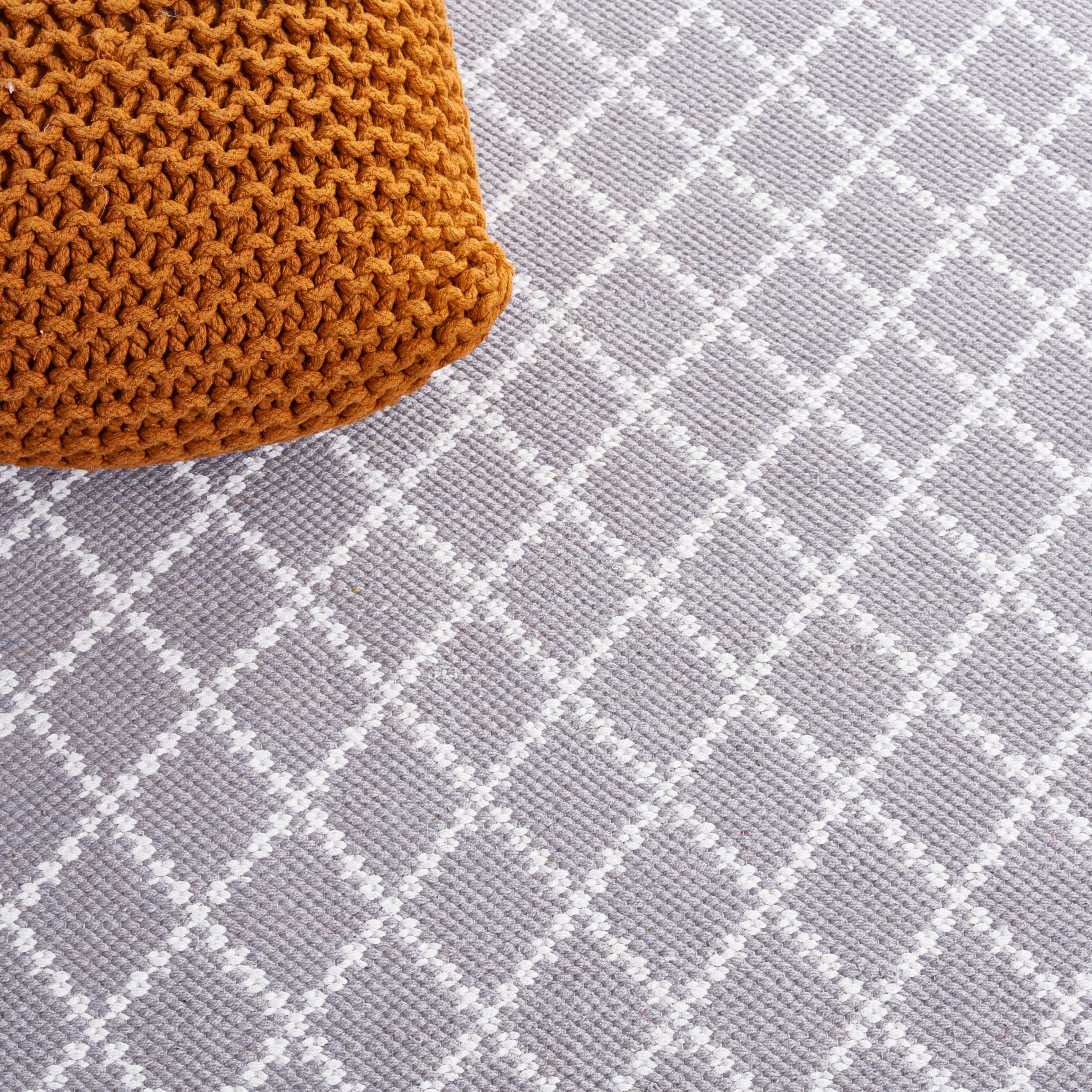 SAFAVIEH Montauk Jolyon Diamond Cotton Area Rug, Light Grey/Ivory, 4' x 6'