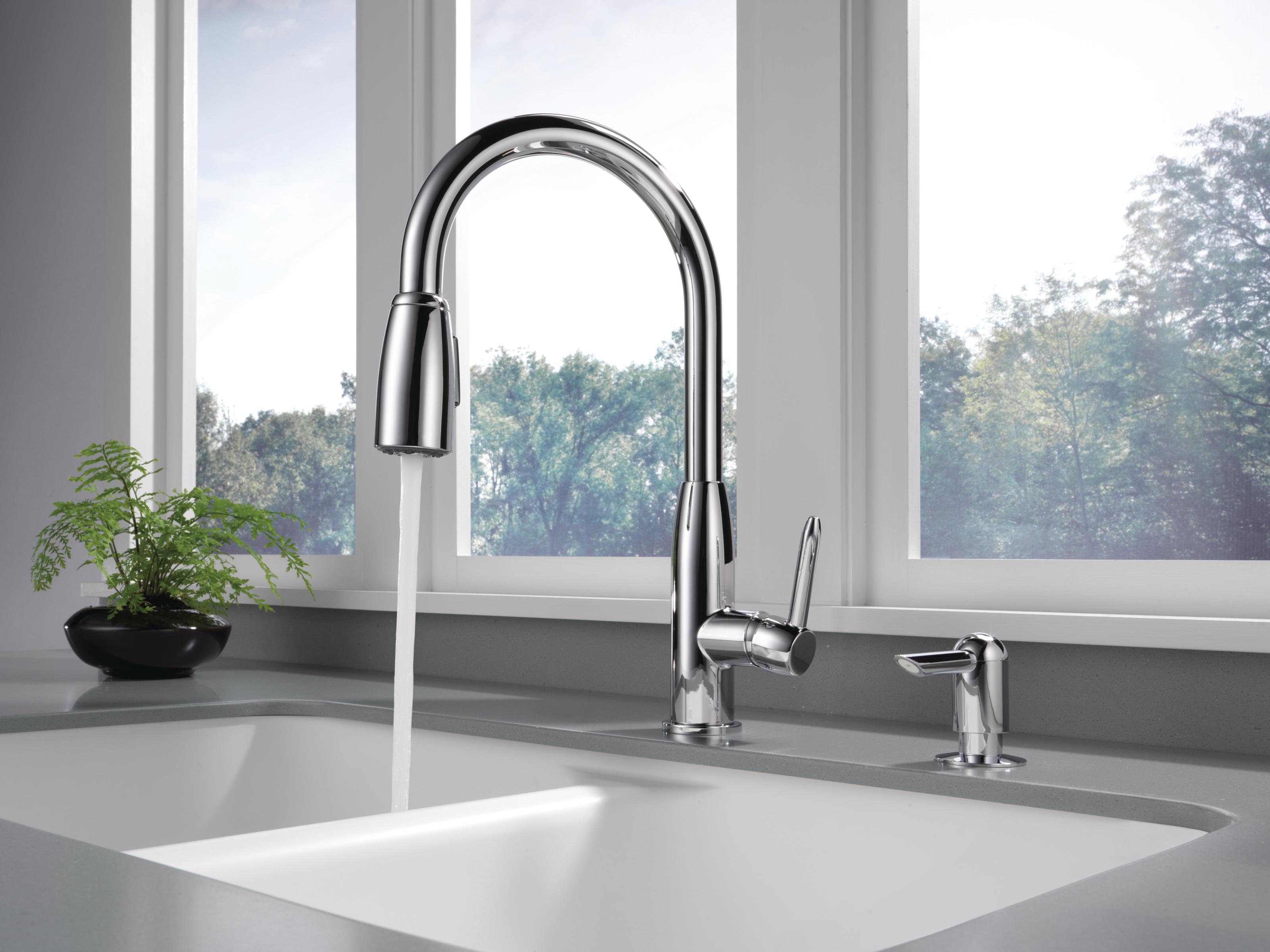 Peerless Core Kitchen Single Handle Pull-Down Faucet in Chrome P88103LF-SD-L - image 8 of 11