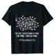 thumbnail image 1 of Estoy bien, todo está bien, ropa de mujer, luces navideñas, moda informal, ropa femenina, camisetas de manga corta, camisetas para mujer, 1 of 5