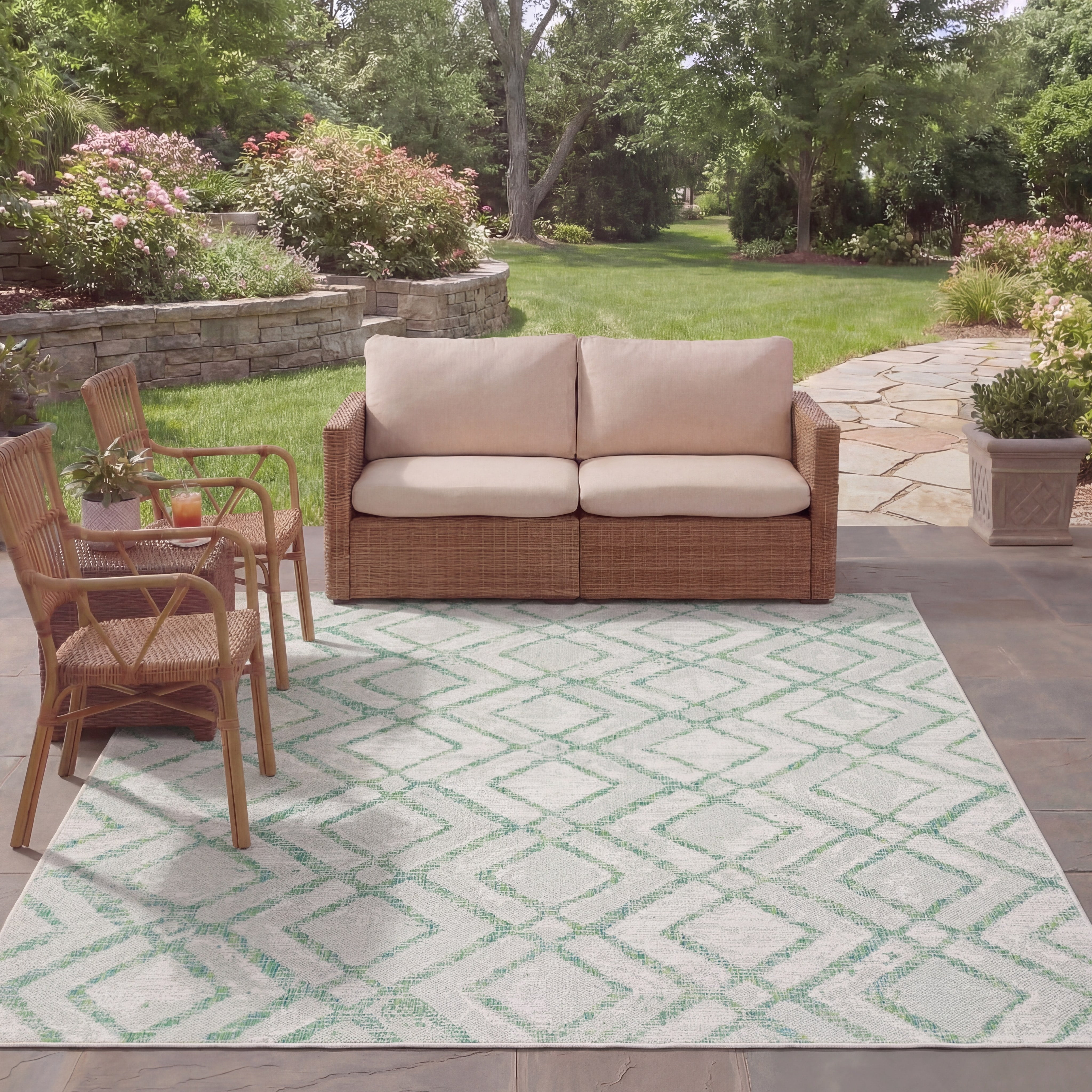 SAFAVIEH Courtyard Alexa Geometric Indoor/Outdoor Area Rug, Ivory/Green, 8' x 10'