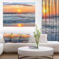 thumbnail image 1 of Beau Lever de Soleil sur l'Horizon. Plage Moderne, 1 of 3