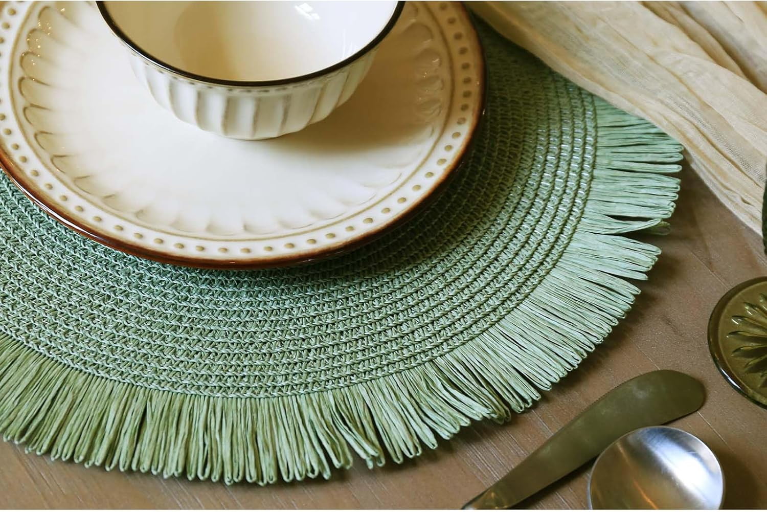 CAILDANL Round Burlap Placemats Set of 12 Jute Rustic Place Mats for Dining Tables Heat Resistant Natural Farmhouse Table Mats Decor for (Brown lace)