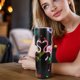 thumbnail image 4 of Vaso de flamenco - Regalos de flamenco rosa para mujeres, regalos inspiradores, decoración con flamencos, taza de café de flamenco - Vaso de 20 oz con pajita, 4 of 6