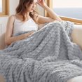 thumbnail image 1 of Manta de cama acogedora para mujer, color gris nublado, 127 x 152 cm, 1 of 7