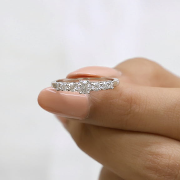 Jewelegant Seven Stone Graduated Moissanite Diamond Wedding Ring - 0.50 TW Round Moissanite Diamond Wedding Gift Band for Women