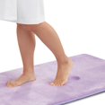 thumbnail image 1 of Alfombra de baño Genteele de espuma viscoelástica, antideslizante, absorbente y de terciopelo, muy acogedora (152 x 61 cm, color lavanda), 1 of 1