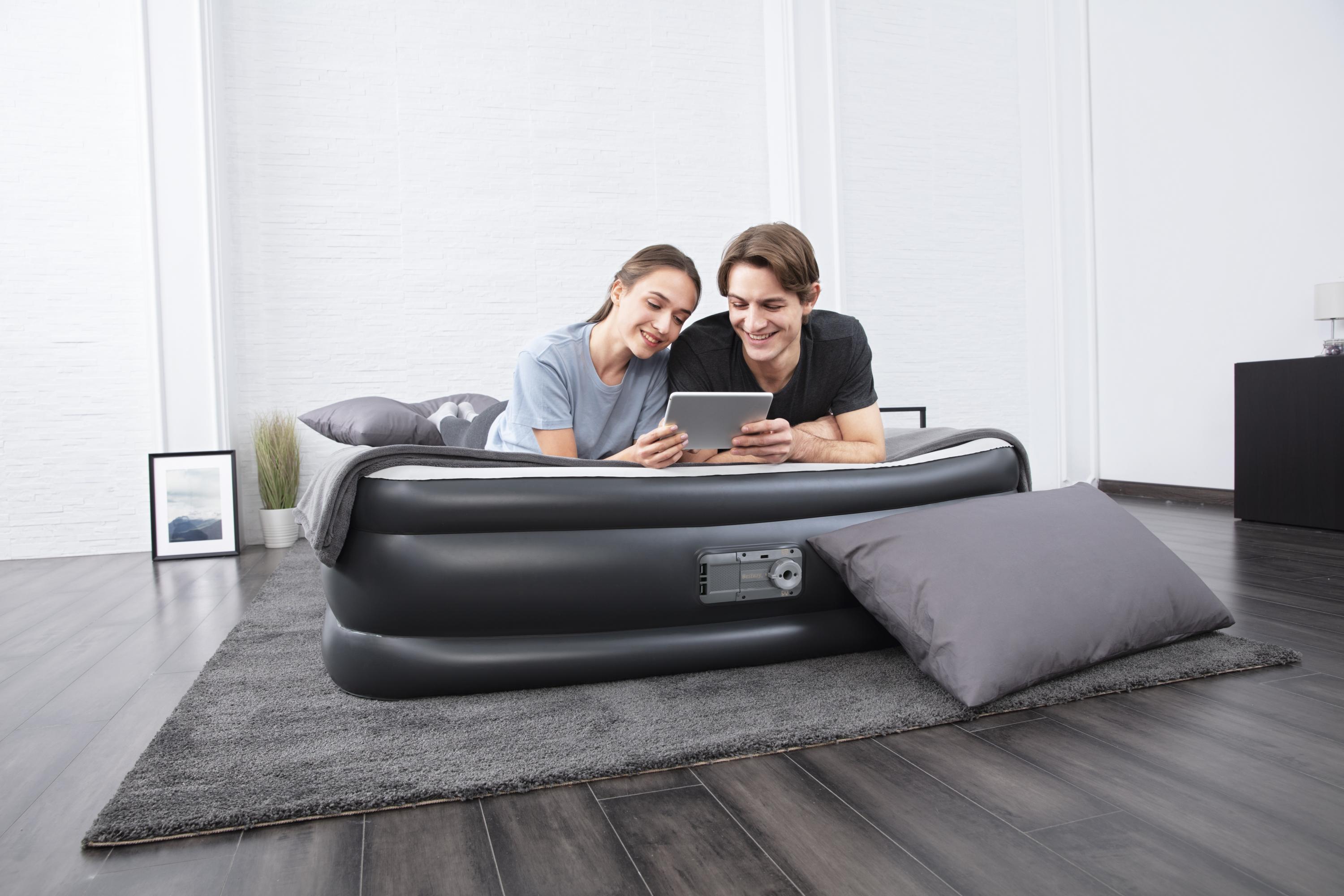 Aerobed 17" Queen Air Mattress with Built-in Pump - image 3 of 9