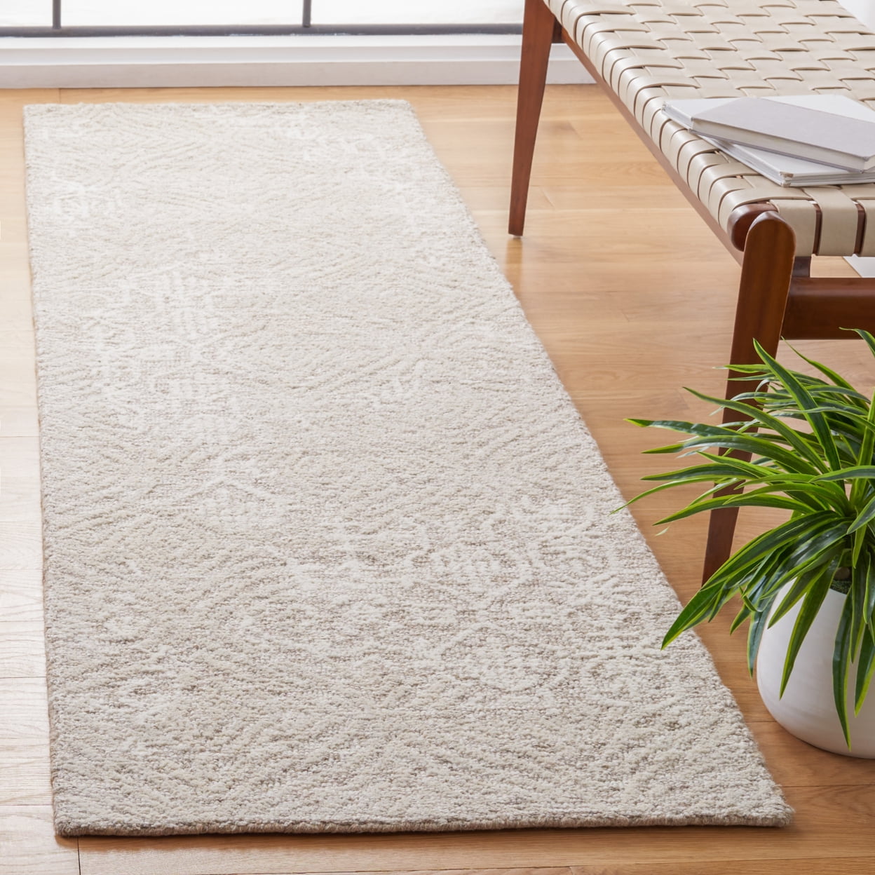 SAFAVIEH Metro Saranna Medallion Area Rug, Natural/Ivory, 4' x 6'