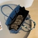 thumbnail image 4 of 2025 Nueva bufanda de seda de alta calidad de estilo europeo y americano, patrón de litchi, bolsos de platino, bolso de mujer de moda diagonal de un solo hombro portátil, 4 of 5