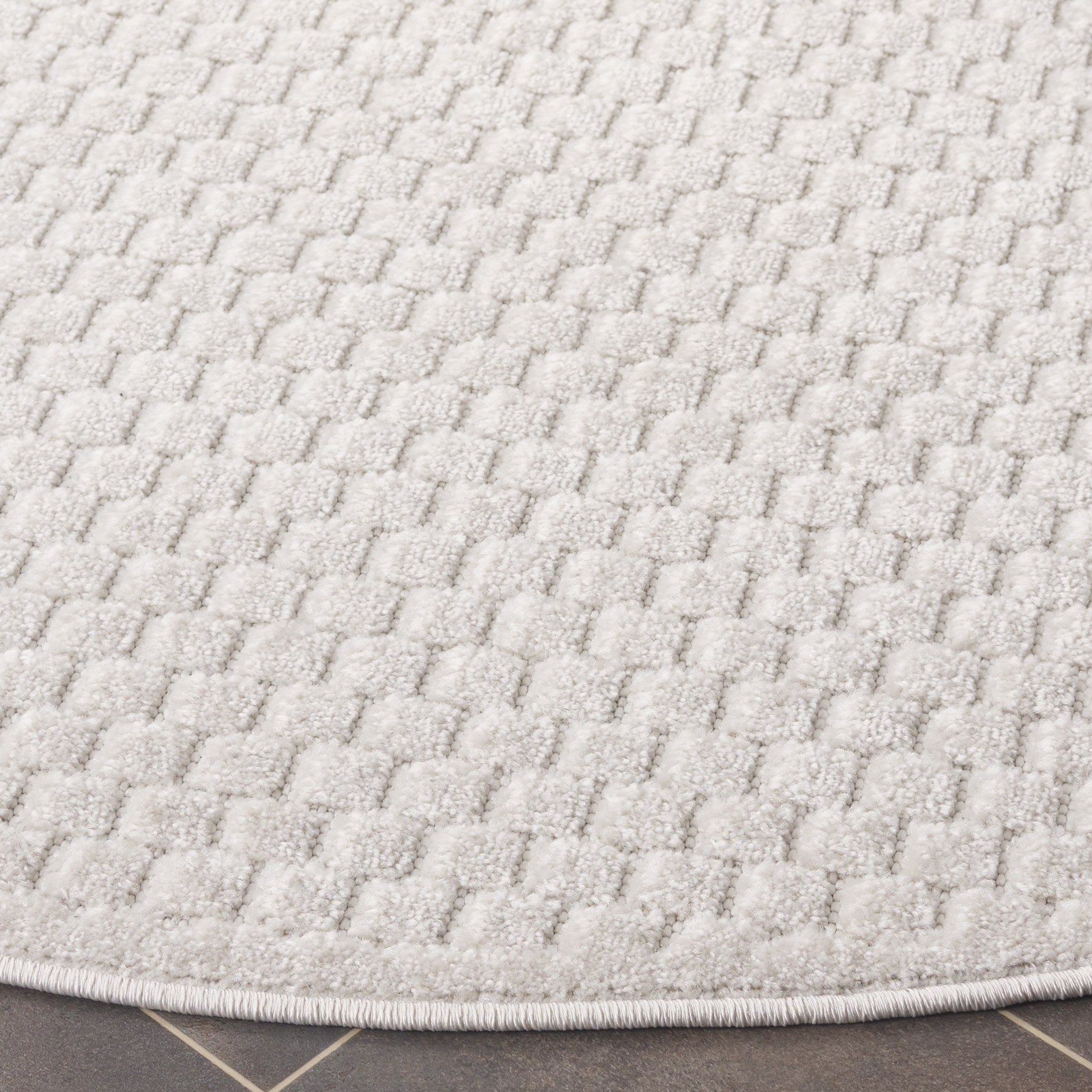 SAFAVIEH Stella Alton Geometric Indoor/Outdoor Area Rug, Ivory, 6'7" x 6'7" Round