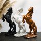 thumbnail image 5 of Estatua de resina de caballo de pie para decoración del hogar, escultura de adorno animal, estatua de resina de caballo trenzado con significado de éxito - Negro, 5 of 5