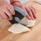 thumbnail image 4 of Rueda de corte de acero inoxidable con protector de cuchillas para una pizza perfecta, 4 of 8