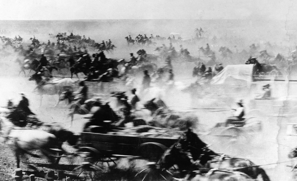 Oklahoma Land Rush 1893 Nhomestead Claimants Rushing Into The Cherokee