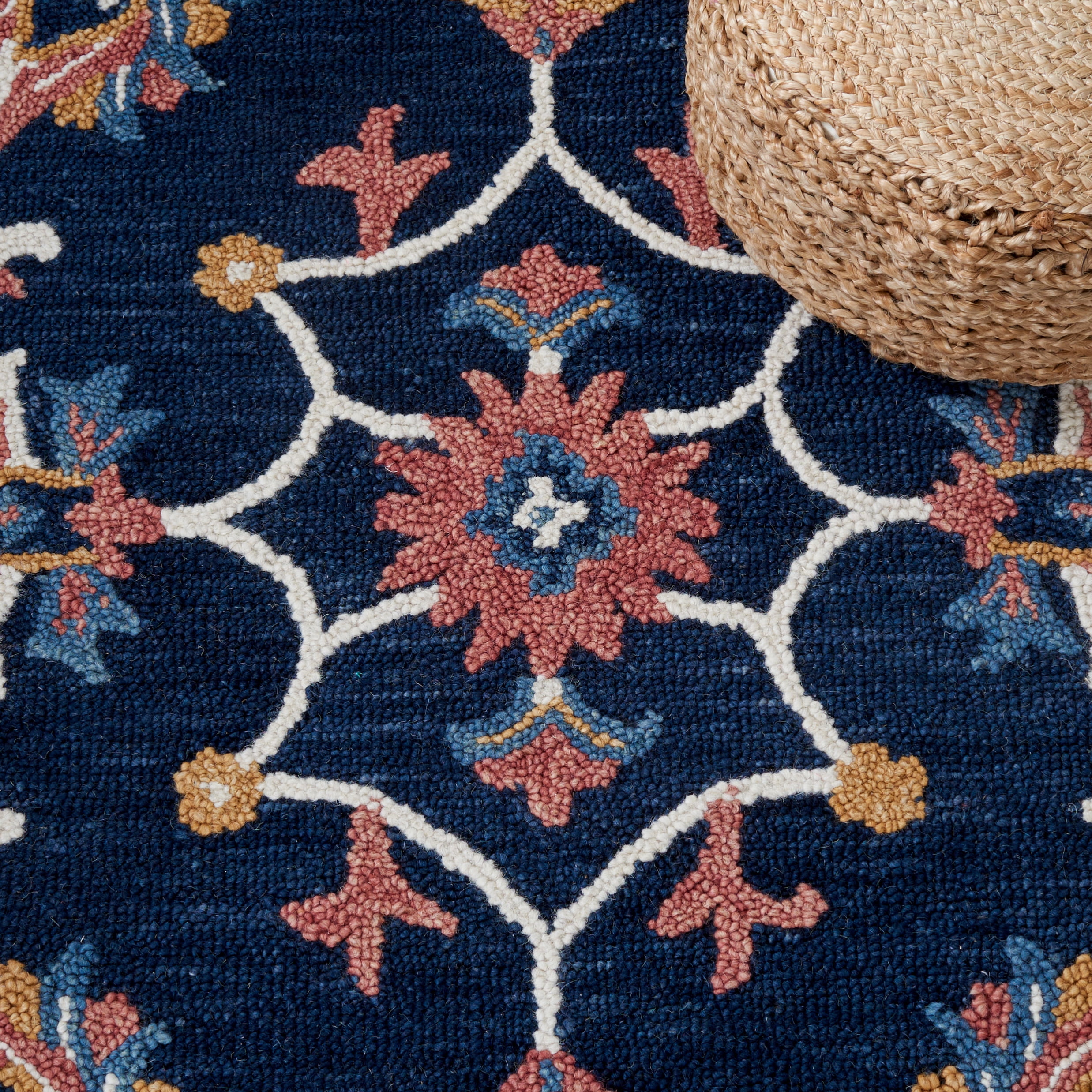 SAFAVIEH Blossom Rodge Floral Area Rug, Blue/Ivory, 5' x 8'