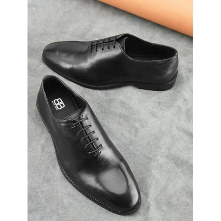 

BlueBird Black Whole Cut Leather Shoes
