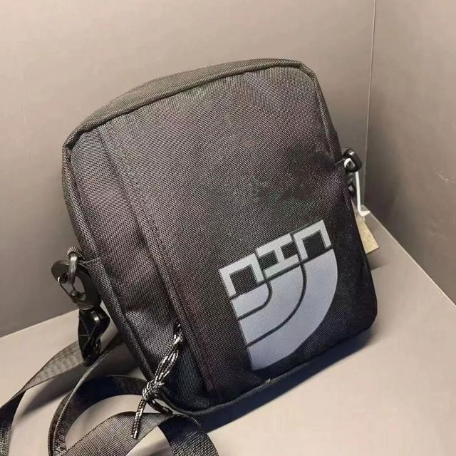the n0rth fooe bolso de hombro pequeño para hombre, bandolera versátil y sencilla, informal, estilo japonés, ligero, con un solo hombro, para teléfono móvil