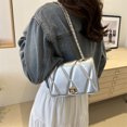 thumbnail image 4 of Bolso Hombro para Mujer Cuadrado Con Solapa PU Correa Cadena Salidas Y Citas, 4 of 7
