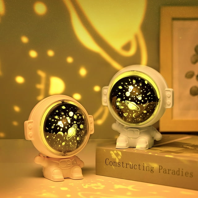 Lámpara de proyección de astronauta C9, lámpara de atmósfera de cielo estrellado, proyección giratoria de música, regalo para niños, luz de noche para dormitorio