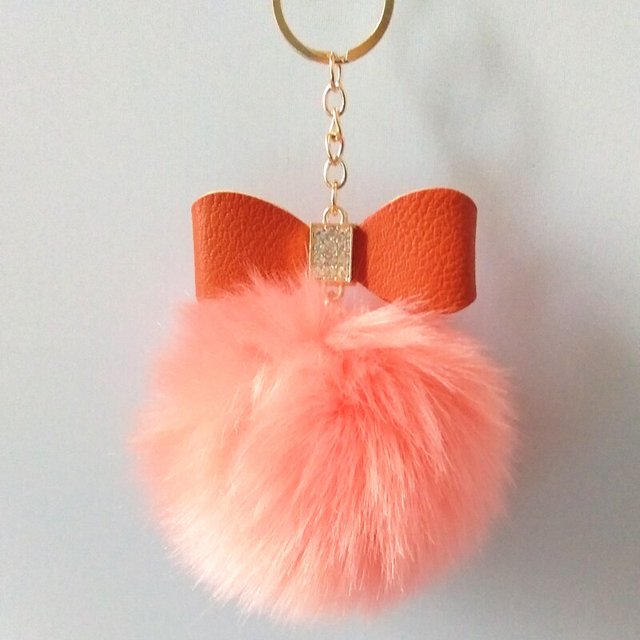 LLavero de pompón con lazo grande, Bola de piel falsa esponjosa, bolso colgante lindo, llavero de coche encantador, regalos de personalidad