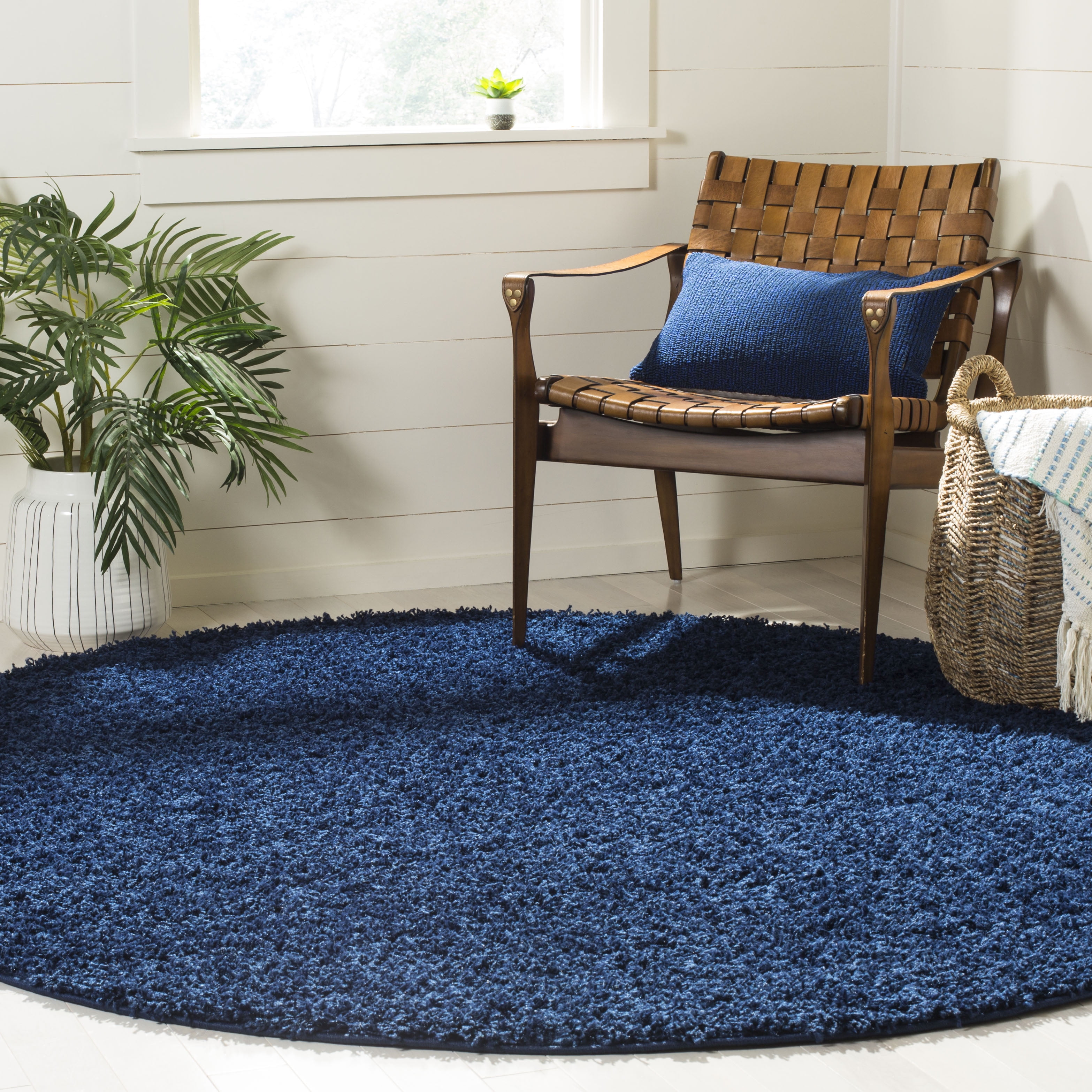 SAFAVIEH Athens Solid Plush Shag Area Rug, Navy, 6'7" x 6'7" Round
