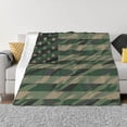 thumbnail image 1 of Balery Jungle Green Camo USA Flag Manta de Franela con Dibujo, Lujo Ultra Suave y Cálido, Antipelusa y Resistente a las Arrugas para Cama, Sofá, Camping -80"x60", 1 of 6