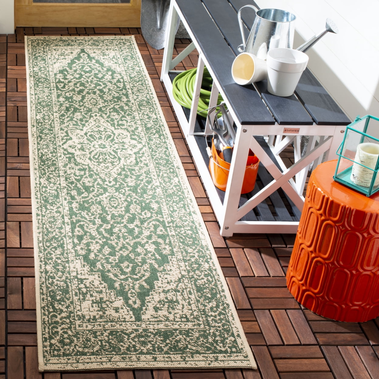 SAFAVIEH Beach House Stanice Medallion Indoor/Outdoor Runner Rug, Green/Creme, 2'2" x 14'